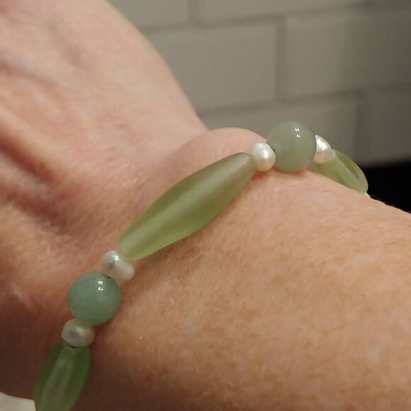 2 for $20 Green Glass Bead Bracelet - Picture 7 of 7
